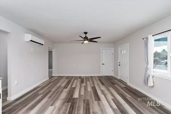 110 E 3rd Street North, Middleton, ID 83644