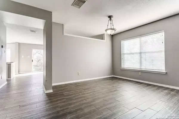 408 Camaron Woods Drive, Schertz, TX 78154