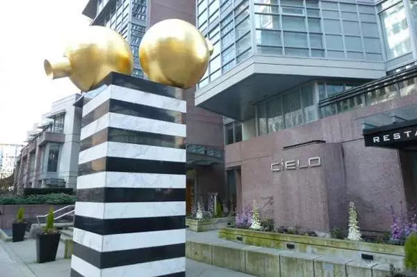 the cielo entrance at 1205 west hastings street on the corner with bute street in coal harbour