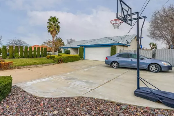 11151 Redwood AVE, Hesperia, CA 92345