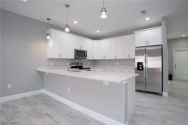 2112 French ST, Fort Myers, FL 33916