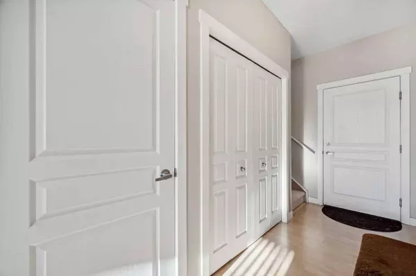 211 Aspen Stone BLVD SW #2204, Calgary, AB T3H 0K1