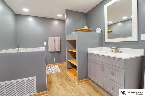 5600 N 19th Street, Lincoln, NE 68521