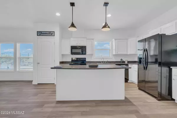 6358 N Van Ark Road, Tucson, AZ 85743