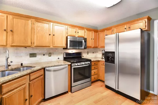 15005 Wiltshire Manor DR, Charlotte, NC 28278