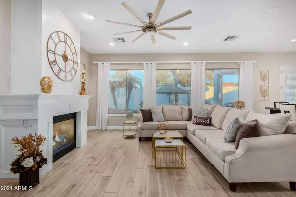 3129 S LARKSPUR Street, Gilbert, AZ 85295