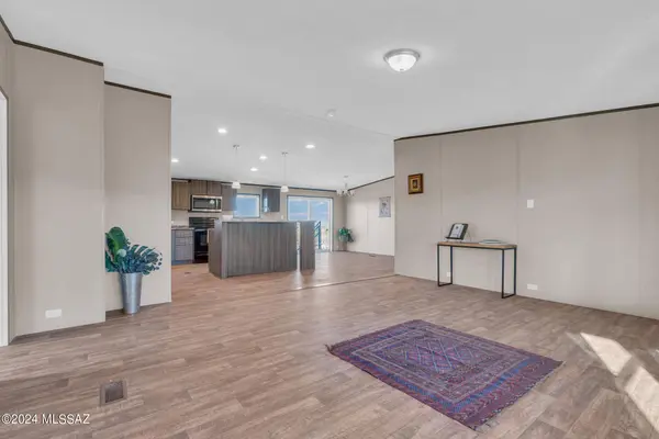 6370 N Van Ark Road, Tucson, AZ 85743