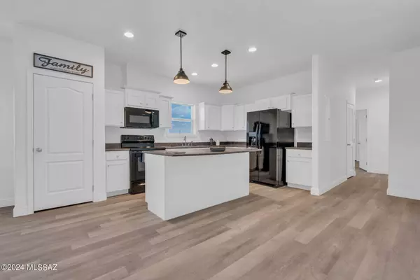 6358 N Van Ark Road, Tucson, AZ 85743