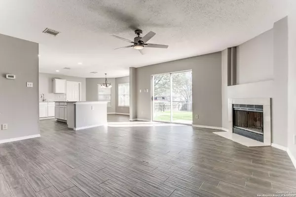 408 Camaron Woods Drive, Schertz, TX 78154