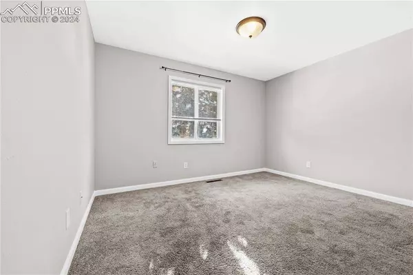 3830 Half Turn RD, Colorado Springs, CO 80917