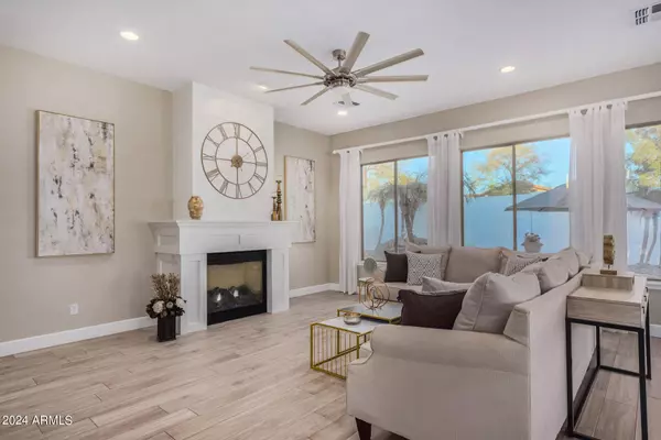 3129 S LARKSPUR Street, Gilbert, AZ 85295