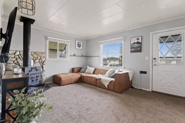 1504 E Lacrosse Ave, Spokane, WA 99207