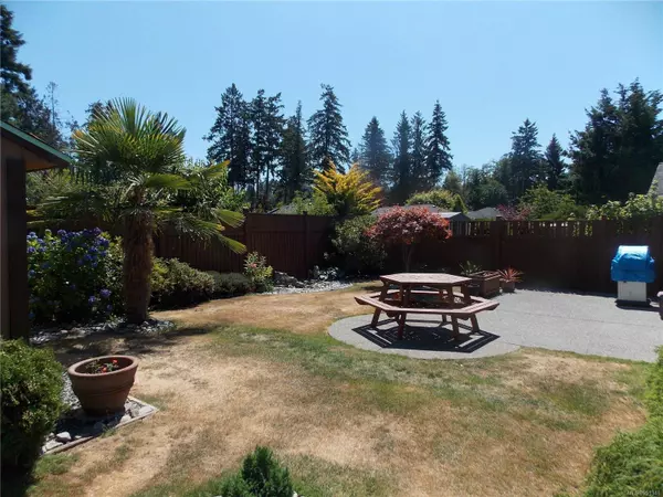 156 Meridian Way, Parksville, BC V9P 2Z2