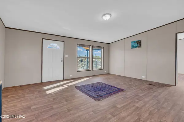 6370 N Van Ark Road, Tucson, AZ 85743