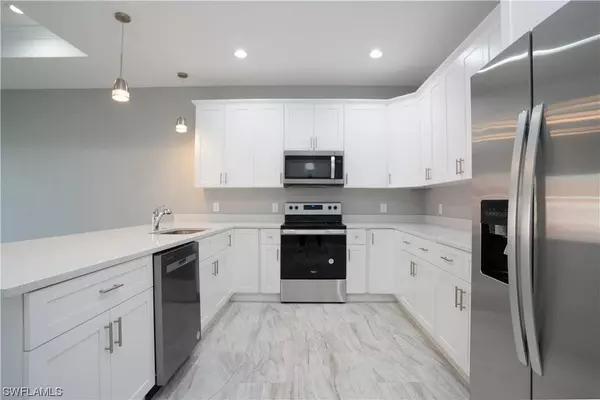 2112 French ST, Fort Myers, FL 33916