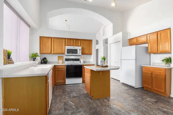 20450 N 39th Drive, Glendale, AZ 85308