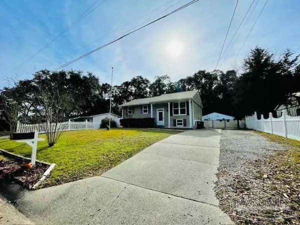 2129 Pullman Cir, Pensacola, FL 32526