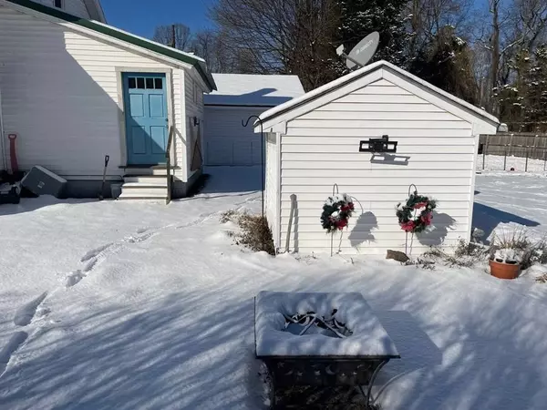 4-6 Depot St, Montague, MA 01376