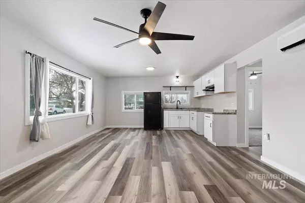 110 E 3rd Street North, Middleton, ID 83644