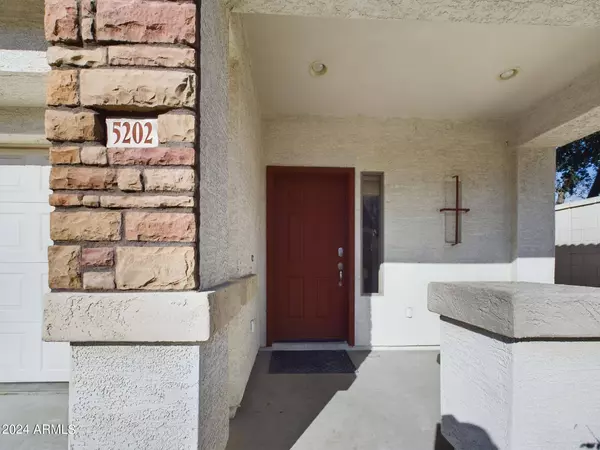 5202 W SHAW BUTTE Drive, Glendale, AZ 85304