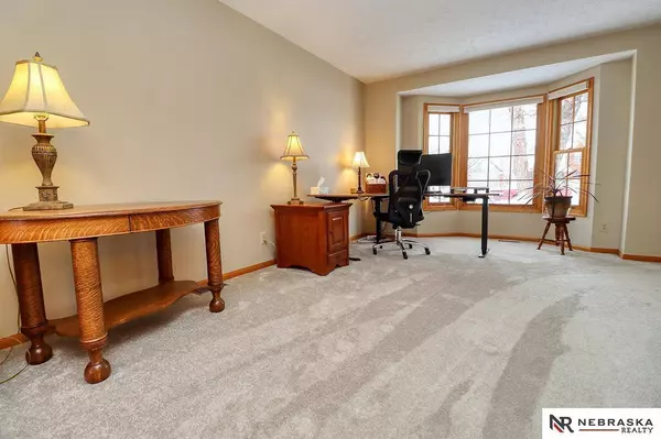 7848 Barrington Place, Lincoln, NE 68516