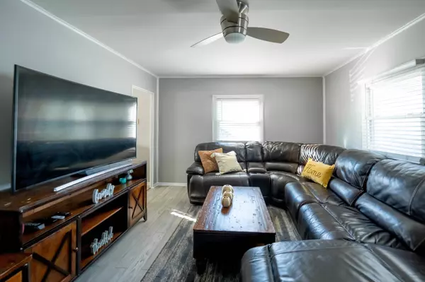 906 Marcellus DR, Lexington, KY 40505