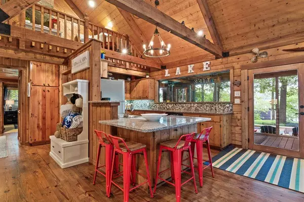 763 E Eagle Point Dr, Mount Vernon, TX 75457