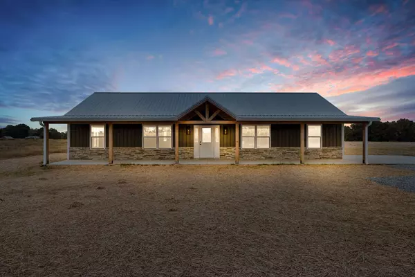 295 Dugout Road, Summertown, TN 38483