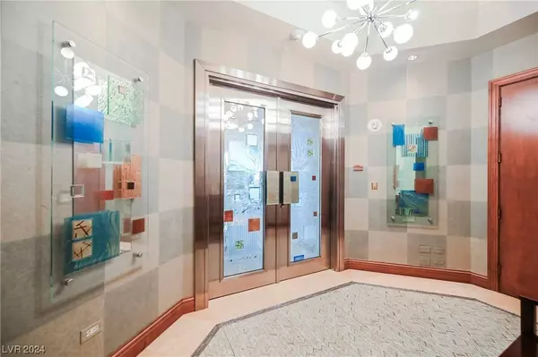 2877 Paradise Road #3004, Las Vegas, NV 89109