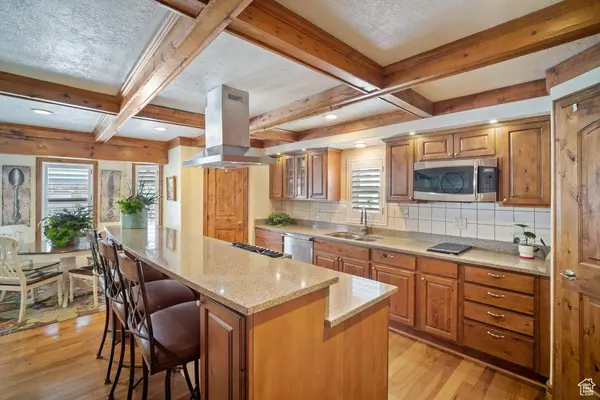 673 N 975 W, West Bountiful, UT 84087