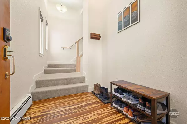 18609 Neva CIR, Eagle River, AK 99577