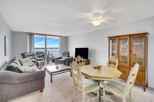 470 Executive Center DR 5b, West Palm Beach, FL 33401