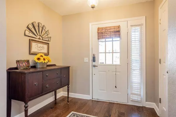 4351 Cantrell Street, Grand Prairie, TX 75052