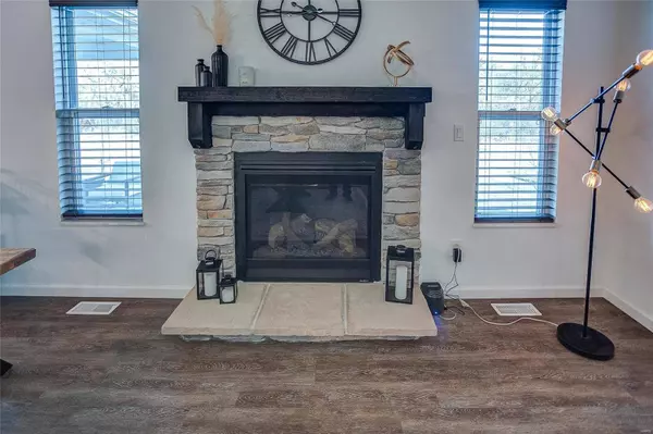 824 Chesapeake Junction LN, O'fallon, IL 62269