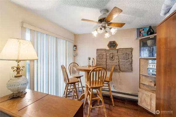 10210 SE 239th ST #6, Kent, WA 98031