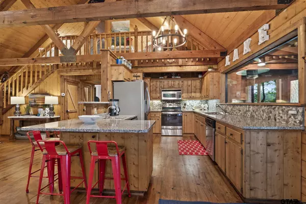 763 E Eagle Point Dr, Mt Vernon, TX 75457