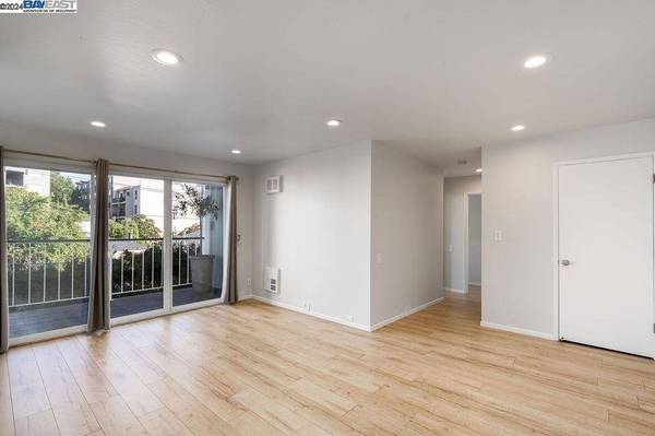 365 Perkins St #201, Oakland, CA 94610