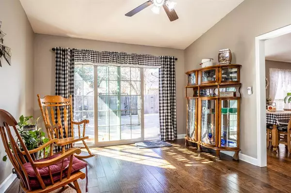 4351 Cantrell Street, Grand Prairie, TX 75052