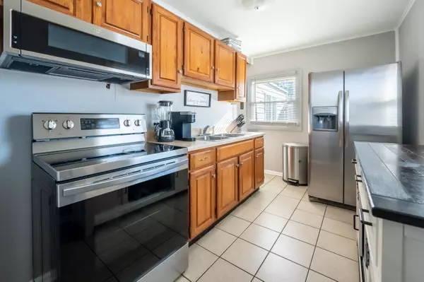 906 Marcellus DR, Lexington, KY 40505