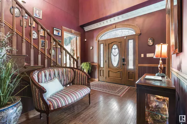 5615 110 ST NW, Edmonton, AB T6H 3E2