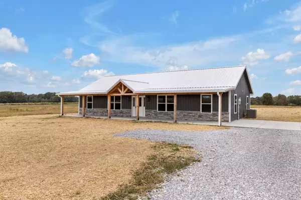 295 Dugout Road, Summertown, TN 38483