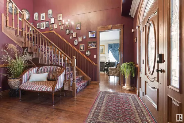 5615 110 ST NW, Edmonton, AB T6H 3E2