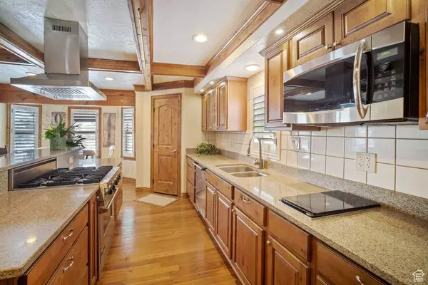 673 N 975 W, West Bountiful, UT 84087