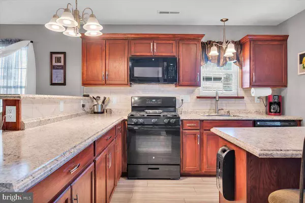 18 PINECREST DR, Woodbury, NJ 08096