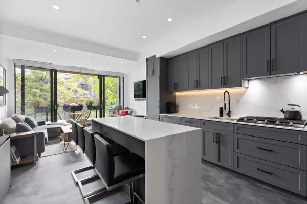 12 WATER ST ST #508, Vancouver, BC V6B 1A4