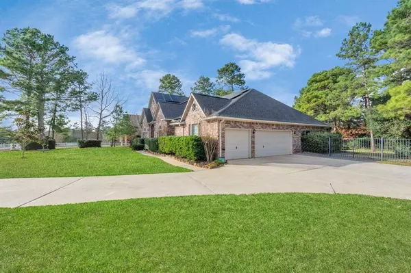 12102 Oak Cluster W, Magnolia, TX 77354