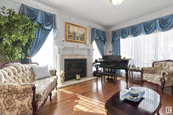 5615 110 ST NW, Edmonton, AB T6H 3E2