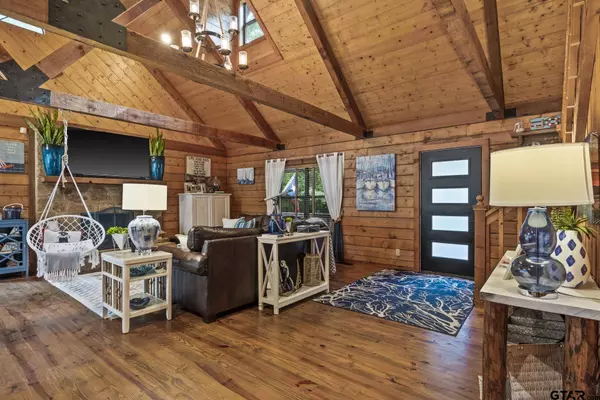 763 E Eagle Point Dr, Mt Vernon, TX 75457