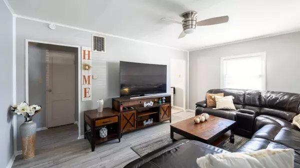 906 Marcellus DR, Lexington, KY 40505