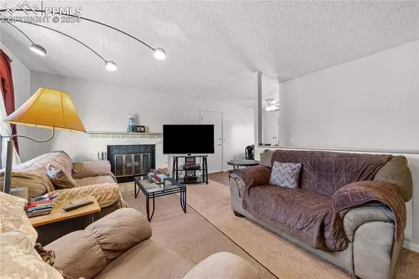 2165 Bainbridge RD, Colorado Springs, CO 80916